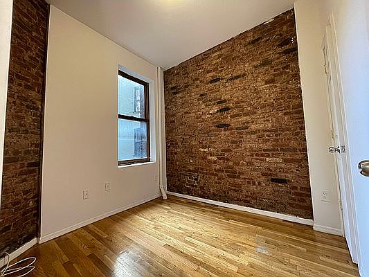 3rd image of 171 W 4th St #5B