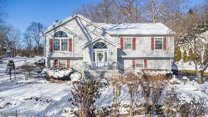 1st image of 24 The Loop