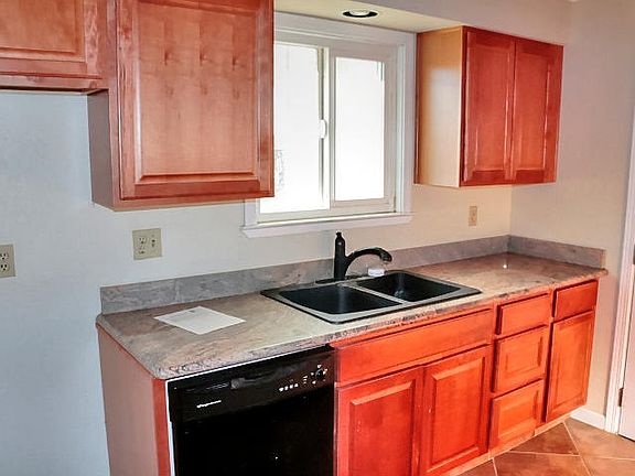4th image of 675 Spyglass Dr