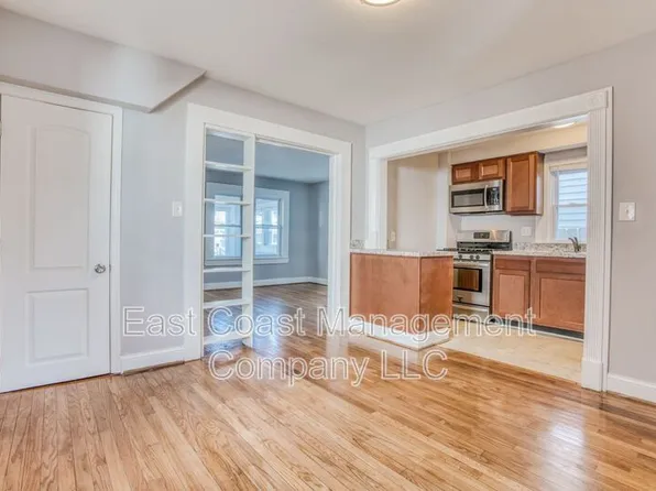 214 Center St, Baltimore, MD 21222