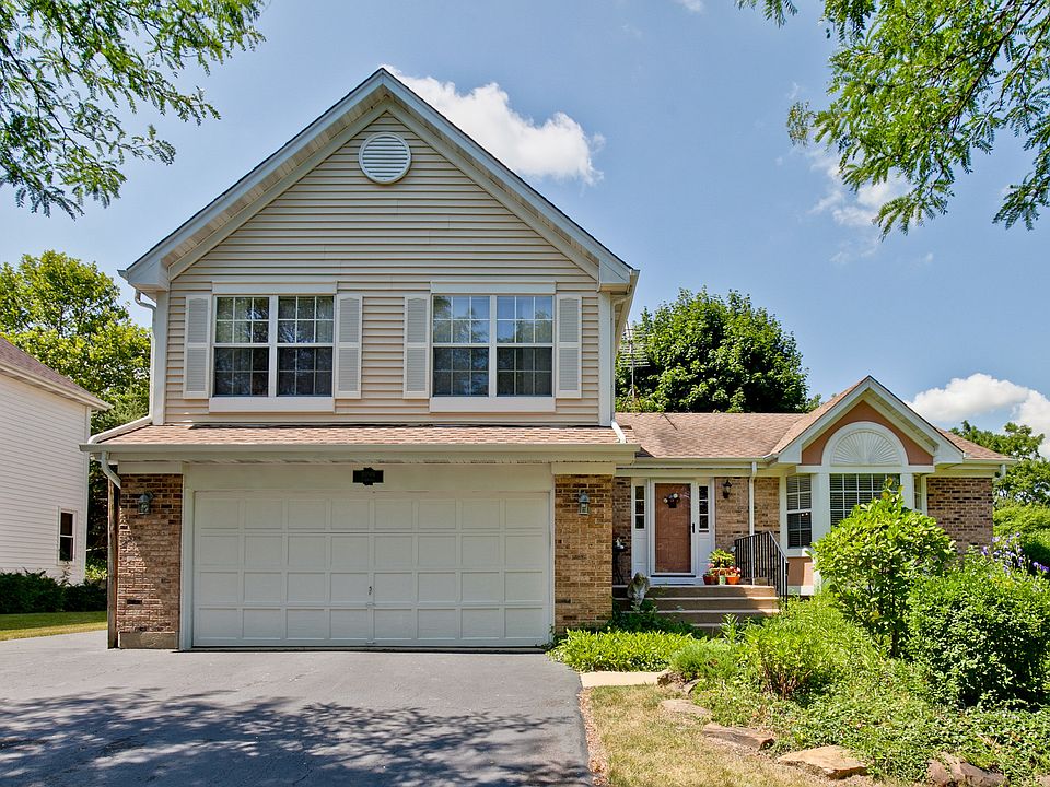 1st image of 1090 Oak Wood Dr