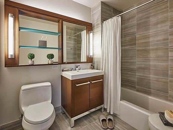 5th image of 100 W 31st St APT 40K
