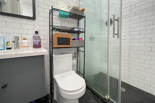 Rented by Yup Realty LLC | media 18