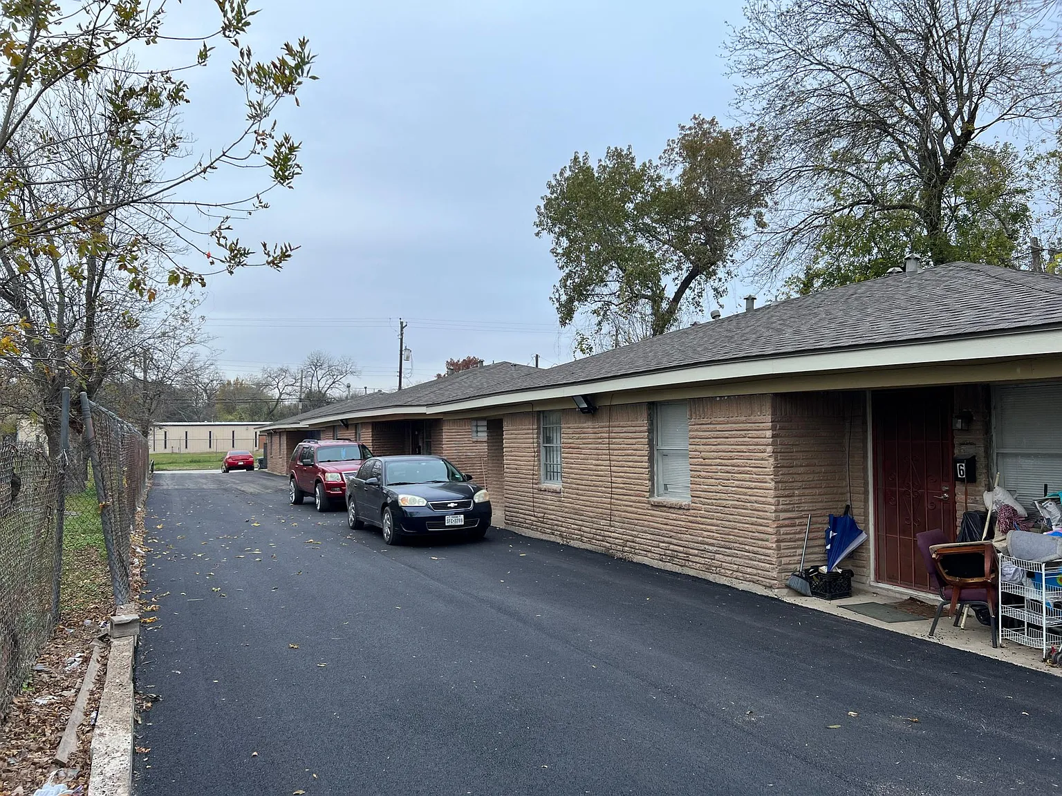 3914 Pickfair St — Photo 2