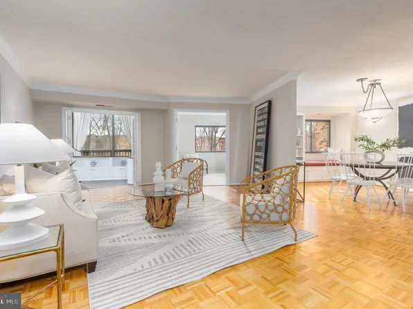 5902 Mount Eagle Dr APT 414, Alexandria, VA 22303