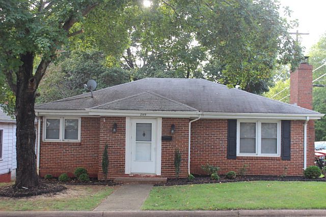 1st image of 2149 Spencer St