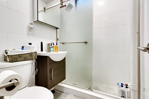 Rented by Creed Realty Group | media 4