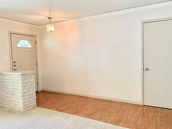 5th image of 5808 Whitman Ave