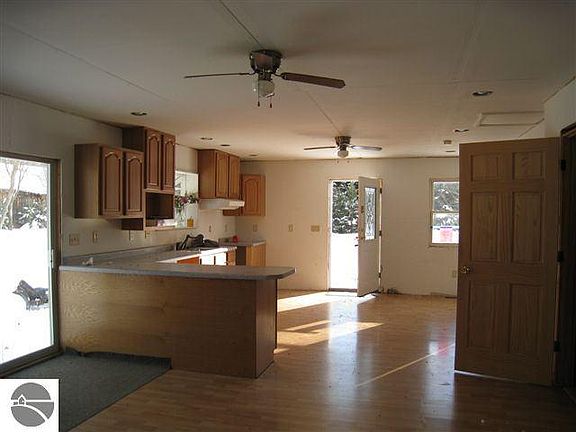 4th image of 9041 SE Donathan Rd