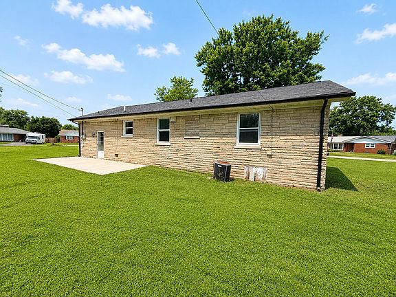 4th image of 146 Donna Dr