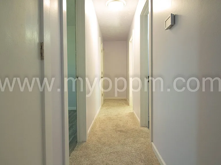 6711 S 75th Ave — Photo 10