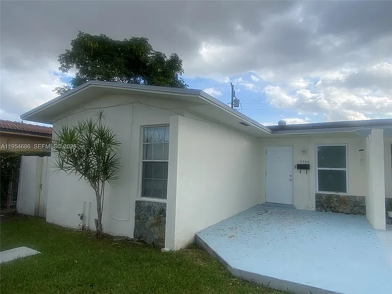 11350 SW 3rd St #A — Photo 2