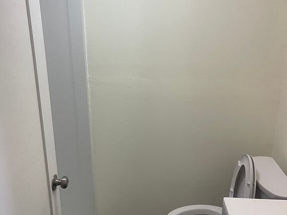 4th image of 14623 Roxton Ave #A