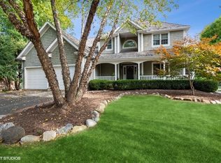 601 Crosswind Ln, Lindenhurst, IL 60046