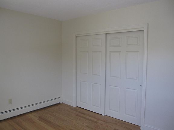 5th image of 720 Main St APT 8