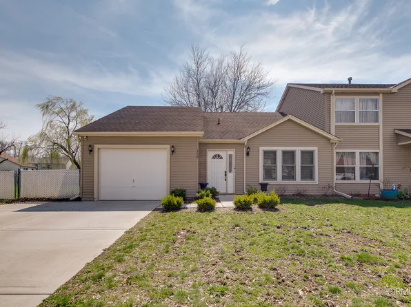 359 Chaparral Cir, Elgin, IL 60120