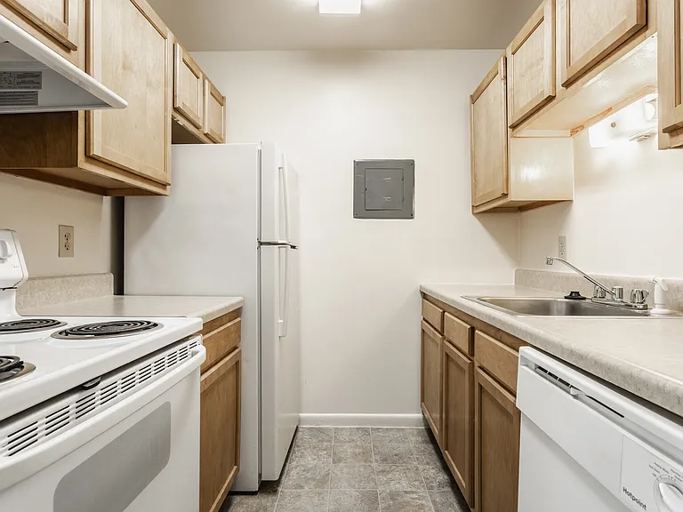 Polo Run Apartments — Photo 7