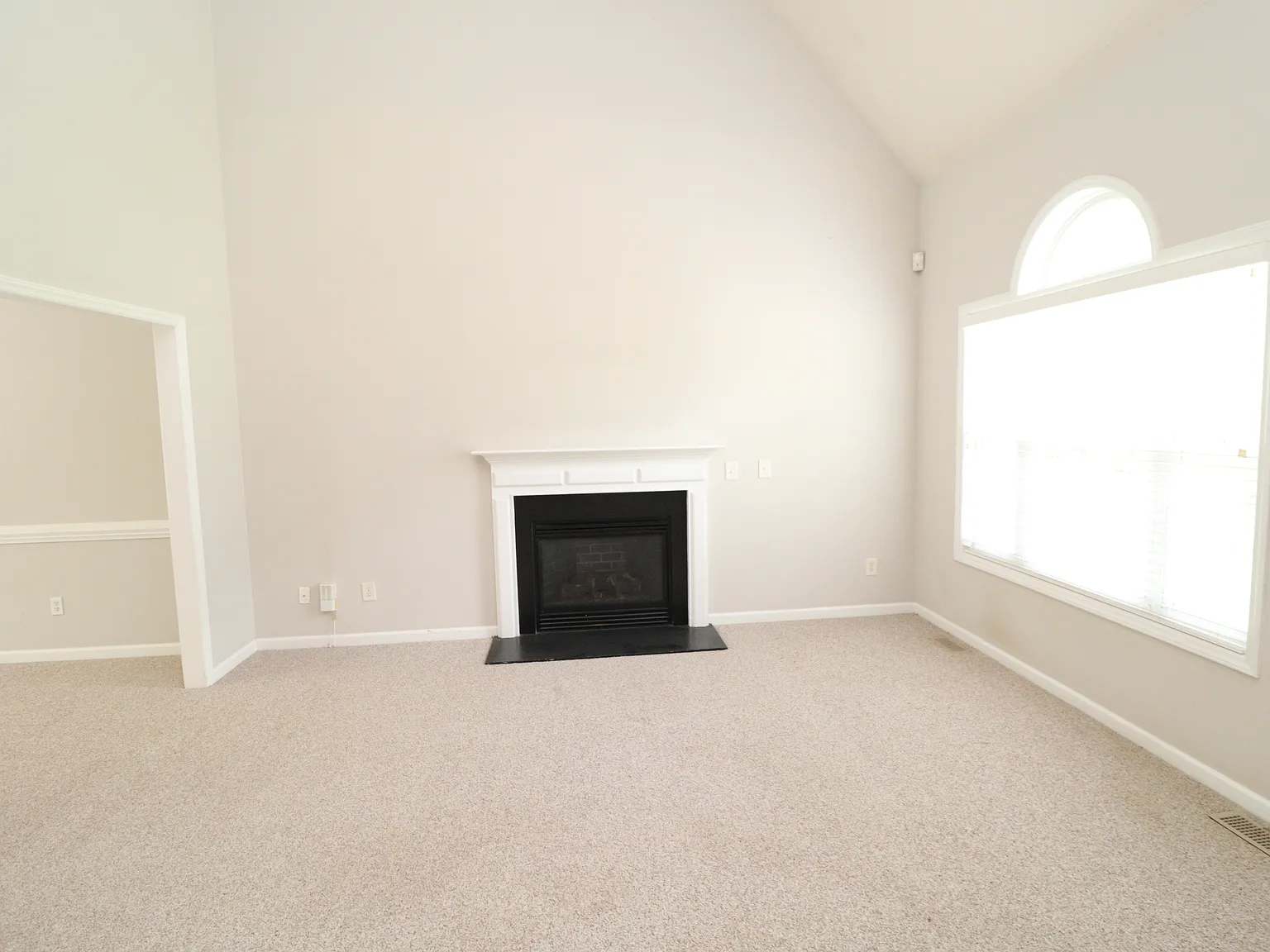 4 bed, 2.5 bath, $2,295 — Photo 4