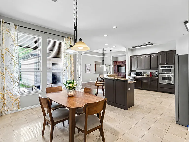 2451 Valley View Dr — Photo 28