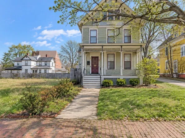 67 Thompson St, Springfield, MA 01109