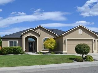 1748 Bolleana Ave, Richland, WA 99352