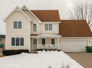 1310 Victoria Cir, Norwalk, IA 50211
