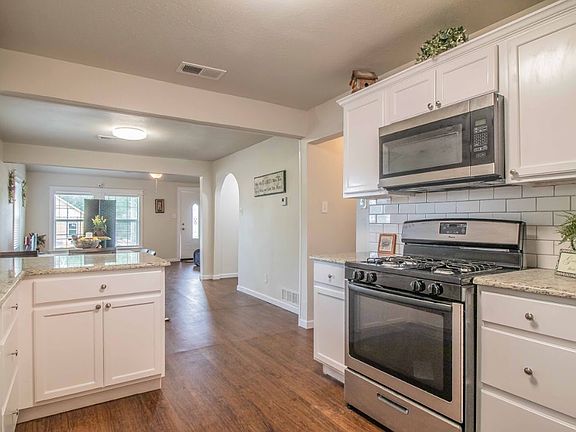 5th image of 3520 Ramona Dr