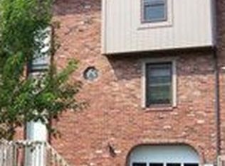 216 Carters Grove Dr, Gibsonia, PA