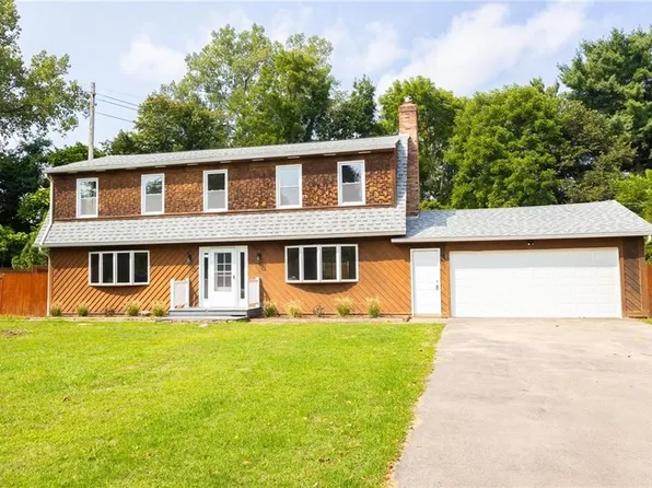 373 East St, Pittsford, NY 14534