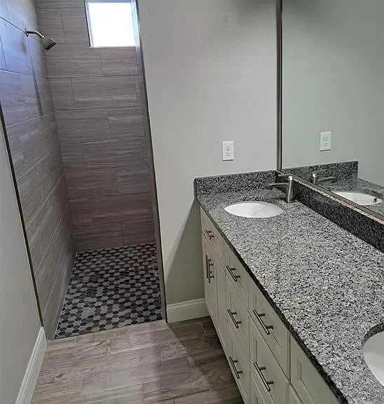 20627 Majestic St — Photo 4