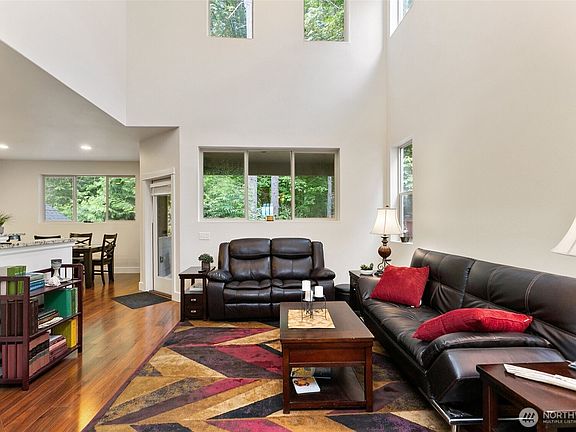 3rd image of 3218 15th Way SE