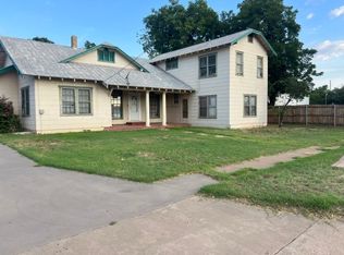 1828 Houston St, Vernon, TX 76384