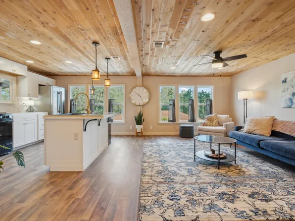 821 Saint Marks Street, Redding, CA 96003