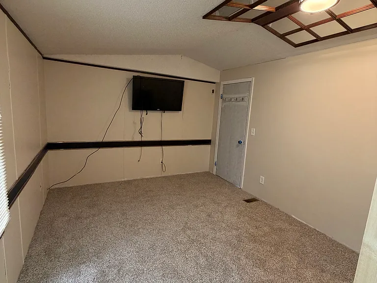 9500 S Heights Rd #109 — Photo 2