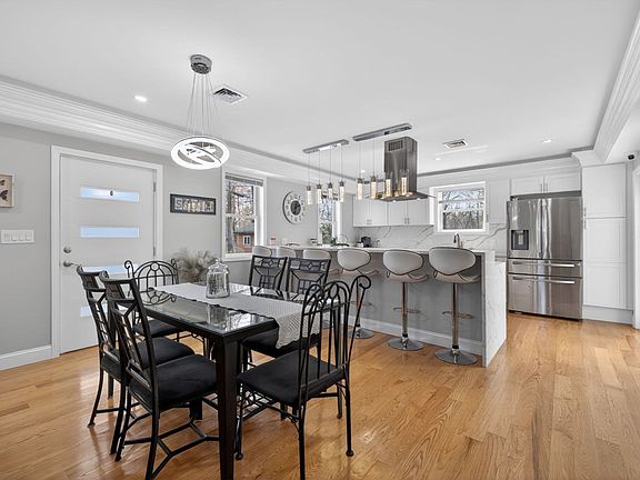 4th image of 50 Great Elm Rd
