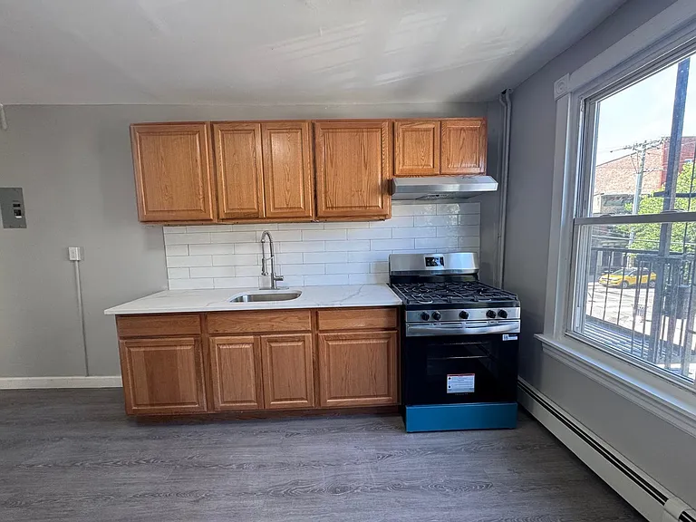 34 Coles St #2A — Photo 7