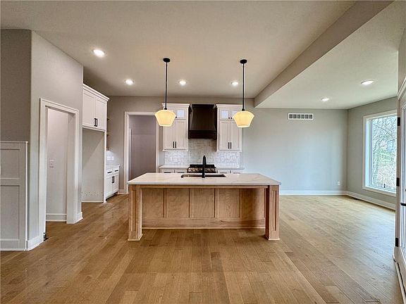 5th image of 5888 NW Black Oak Ct