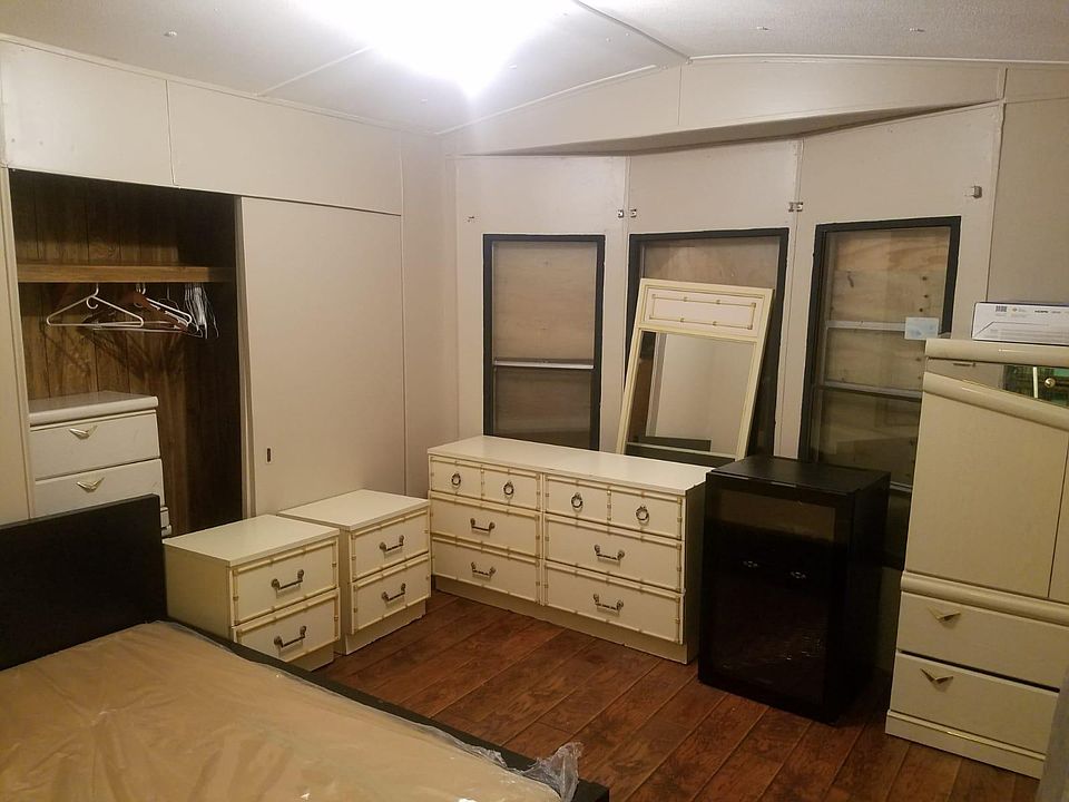 1st image of 4733 SW 46th Ter