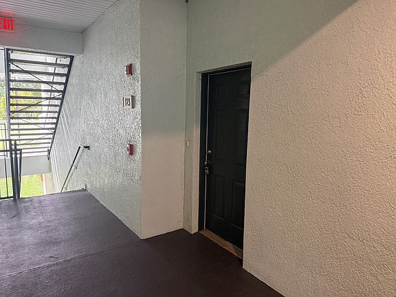 4th image of 785-1 Oakleaf Plantation Pkwy Unit 123