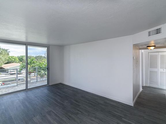 4th image of 12300 NE 4th Ave #419