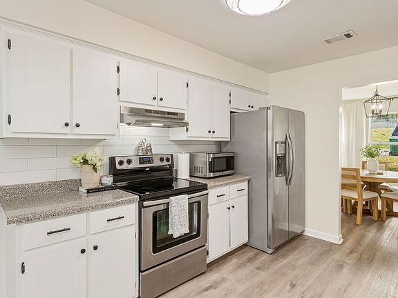 3rd image of 2751 Keats Dr