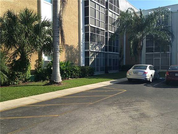 2nd image of 3000 NE 16th Ave APT 111