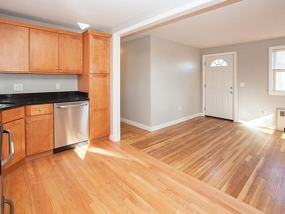 5th image of 638 N Quincy St