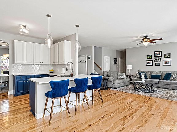 5th image of 155 Creekwood Dr