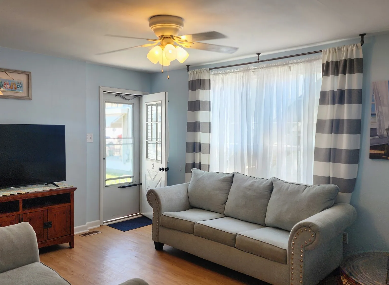 3 bed, 1.5 bath, 1200 sqft, $2,200 — Photo 1