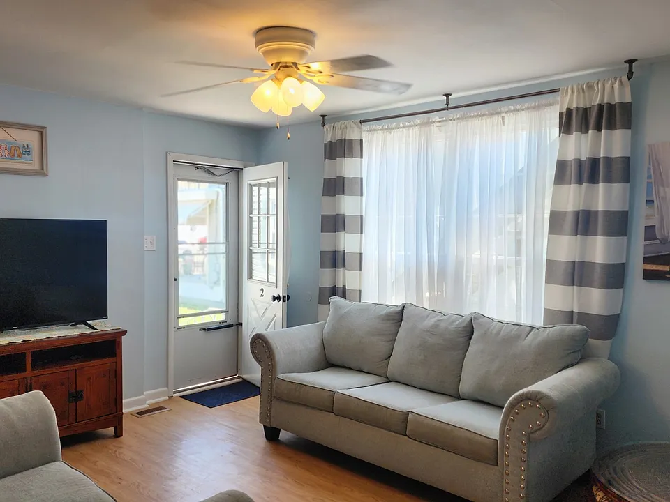 504 E 8th Ave #2