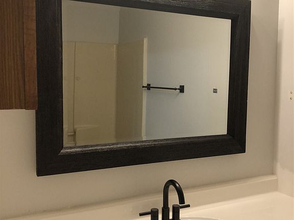 3rd image of 337 Somerset Dr