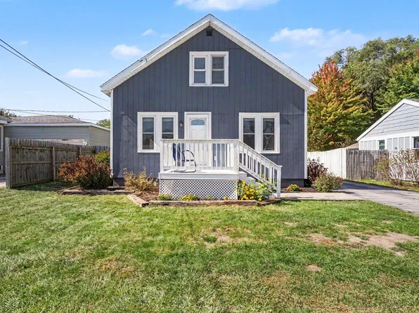 18829 174th Ave, Spring Lake, MI 49456