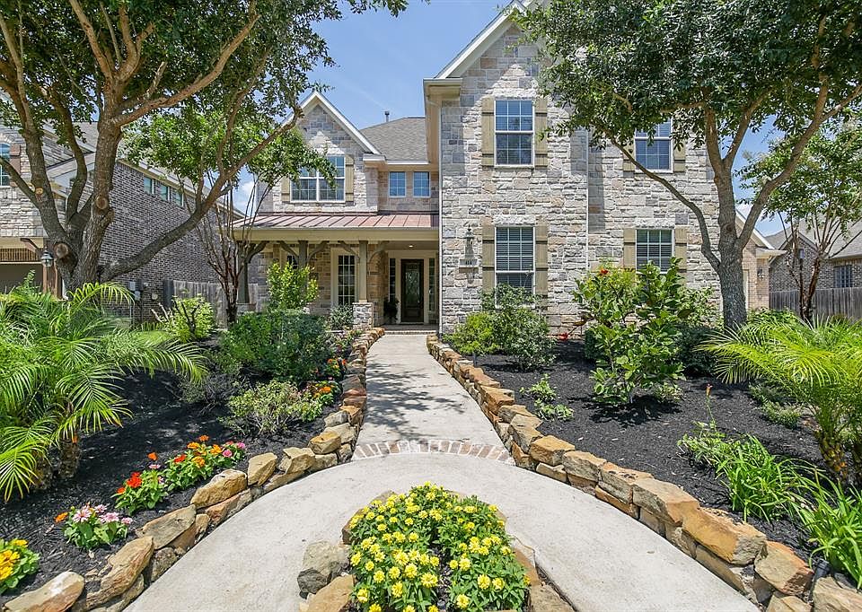 1st image of 414 Somerset Dr