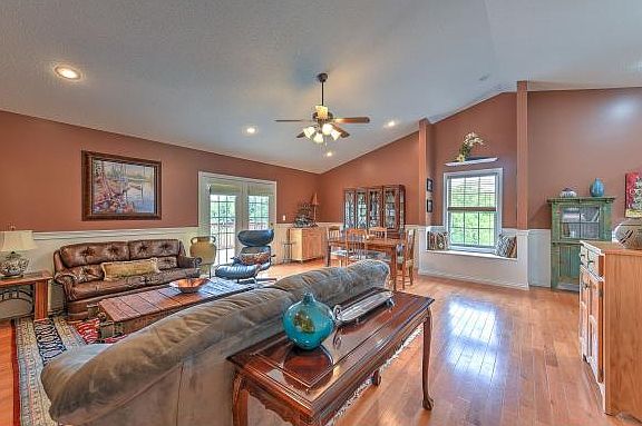 3rd image of 304 Mulberry Bnd